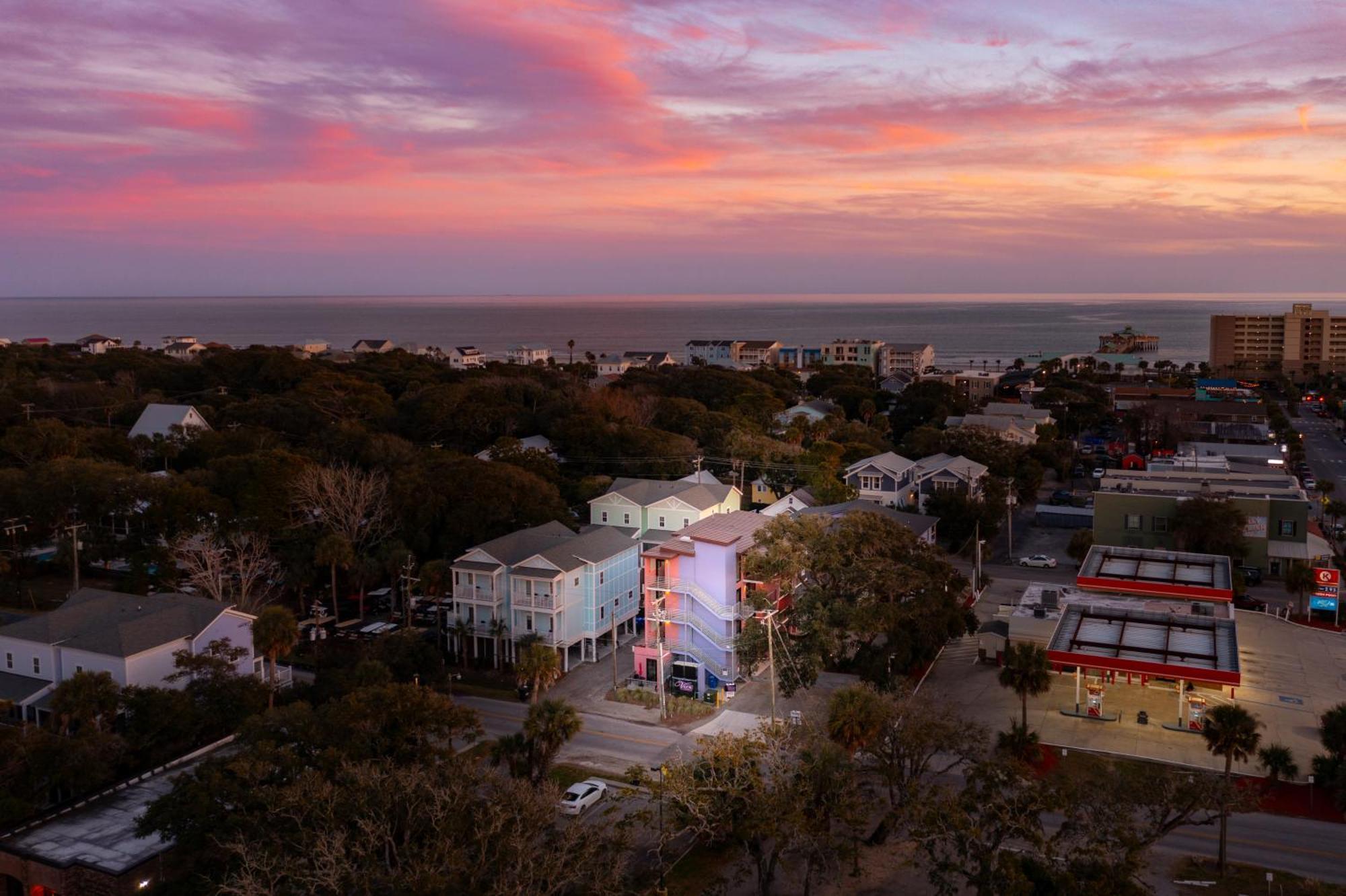 Boutique Vera Hotel In The Heart Of Folly Beach Exterior foto